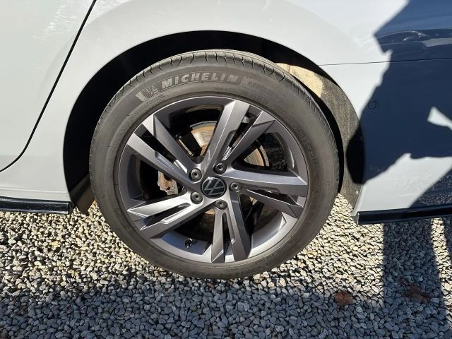 Volkswagen Golf DSG R-Line Variant