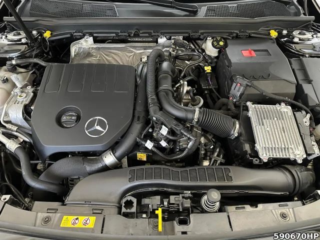 Mercedes-Benz A 180 AMG Line