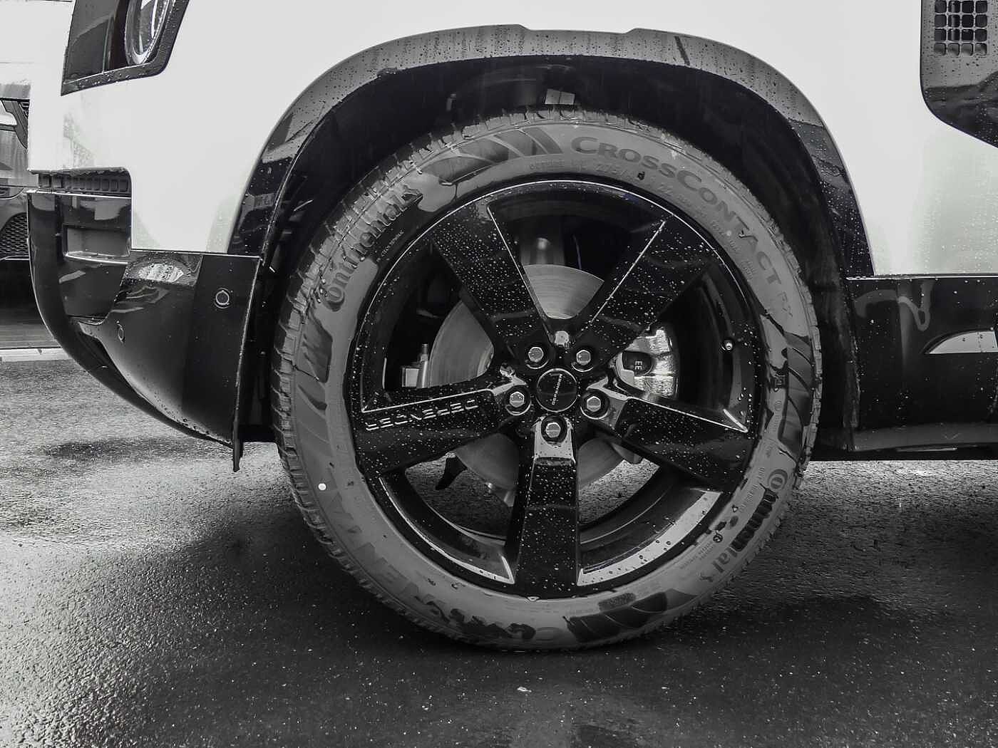 Land Rover Defender 110