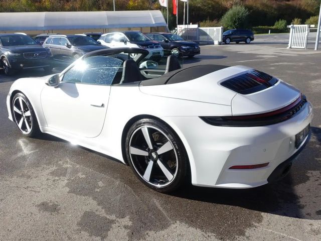 Porsche 992 Cabrio Carrera