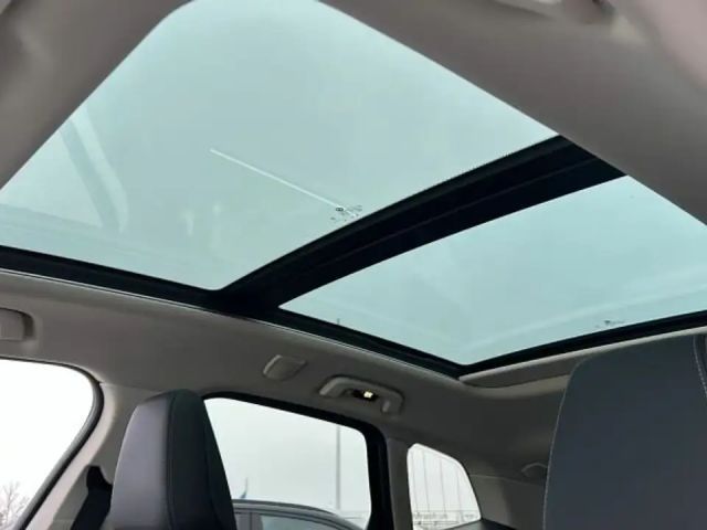 BMW 220 220d Active Tourer Luxury Line Sedan