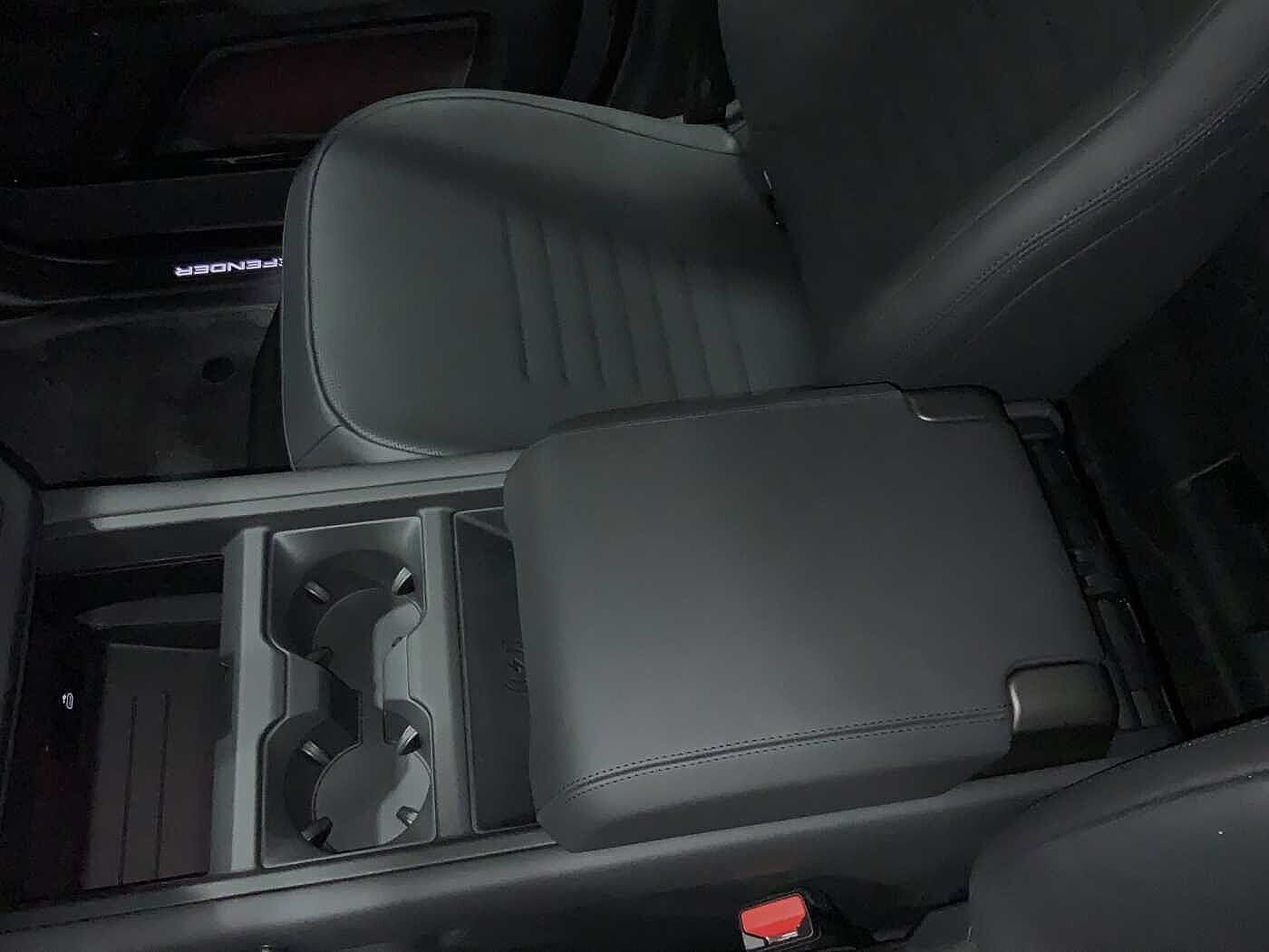 Land Rover Defender 110