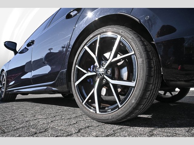 Volkswagen Golf 2.0 TSI DSG Golf VIII