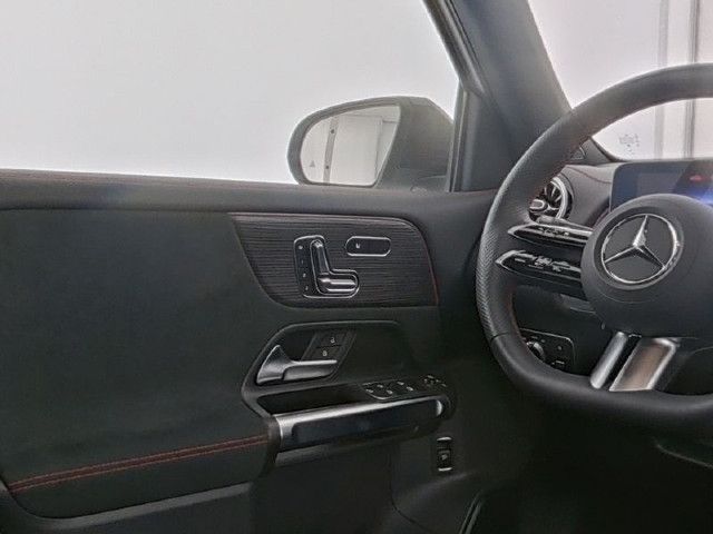 Mercedes-Benz EQB 300 4MATIC