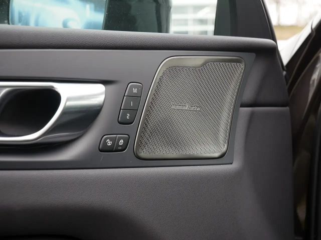 Volvo XC60 AWD Dark Plus T6