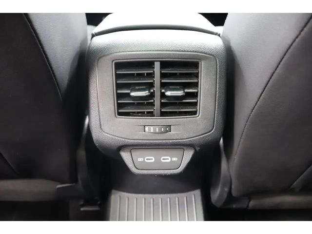 Volkswagen T-Roc 1.5 TSI DSG R-Line