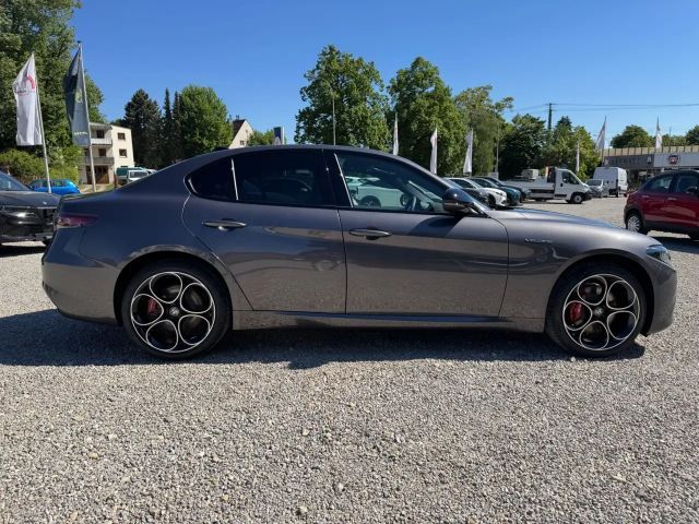 Alfa Romeo Giulia AT8 Q4 Turbo Veloce