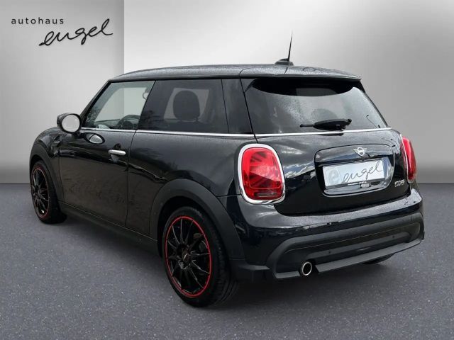 MINI Cooper Essential