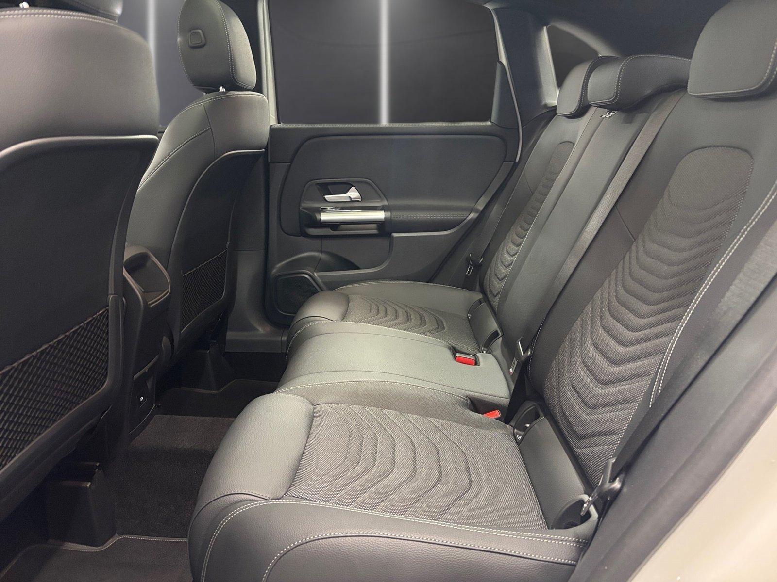 Mercedes-Benz B 200 Progressive Sedan