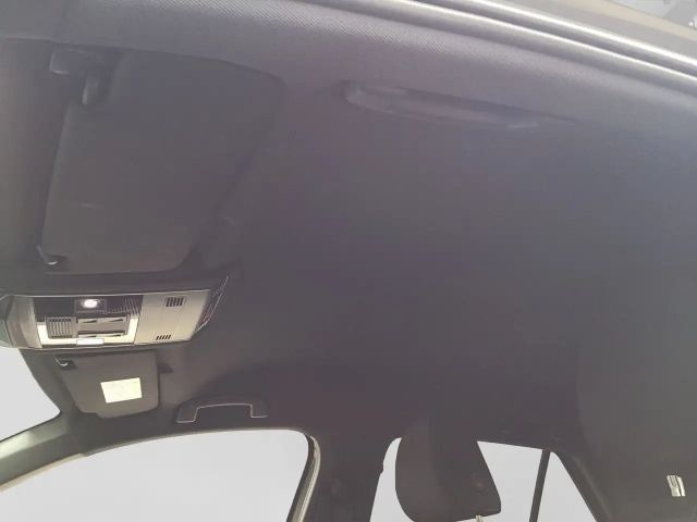 Volkswagen T-Roc 1.5 TSI DSG R-Line