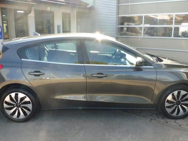 Ford Focus Cool & Connect