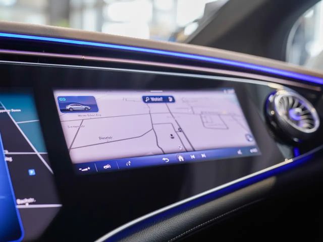 Mercedes-Benz EQE 300 Electric Art Sedan