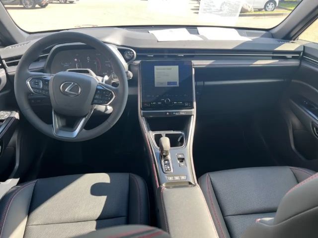 Lexus LBX E-Four Emotion