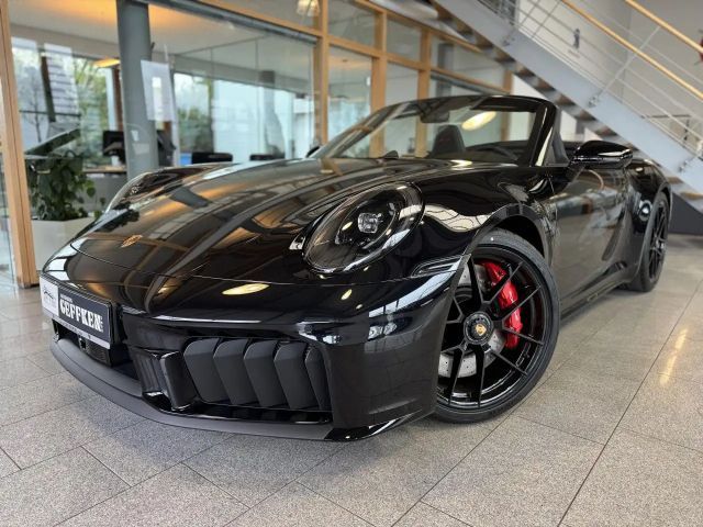 Porsche 992 Cabrio Carrera GTS