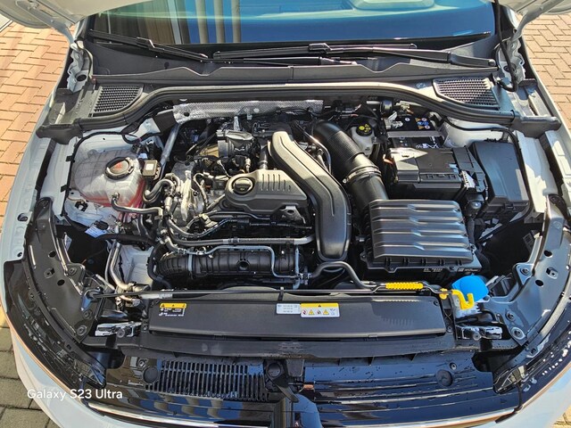 Volkswagen Golf 1.5 eTSI DSG Life Variant