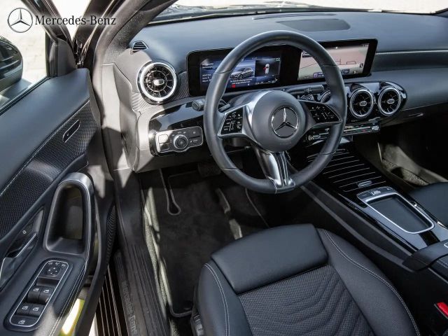 Mercedes-Benz A 200 Hatchback Progressive