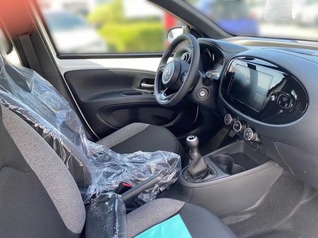 Toyota Aygo X 1.0 VVT-i Hatchback Play VVT-i