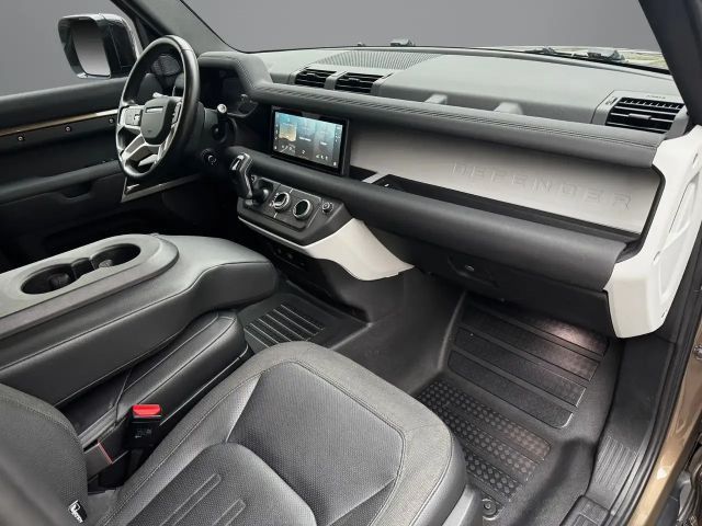 Land Rover Defender 2.0 110 D240 SE