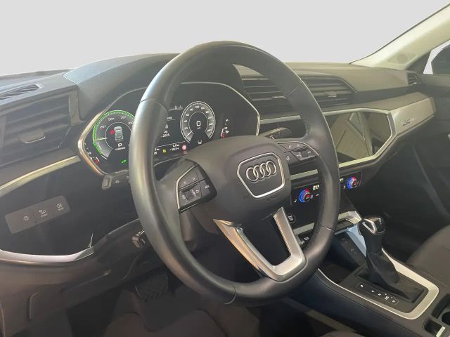 Audi Q3 S-Line S-Tronic