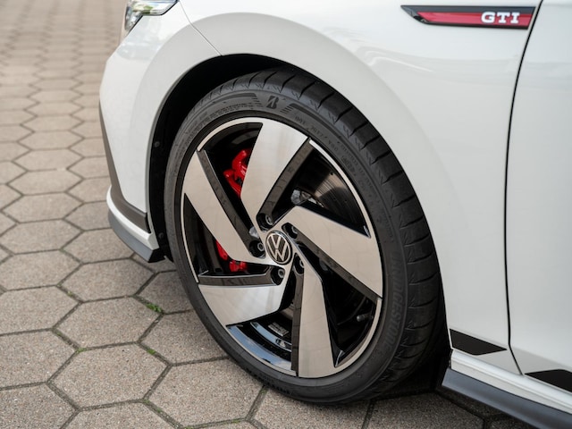 Volkswagen Golf 2.0 TSI