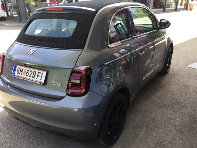 Fiat 500e 42 kWh La Prima