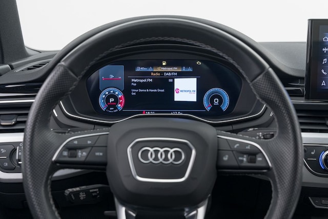 Audi A4 40 TFSI S-Tronic Sedan
