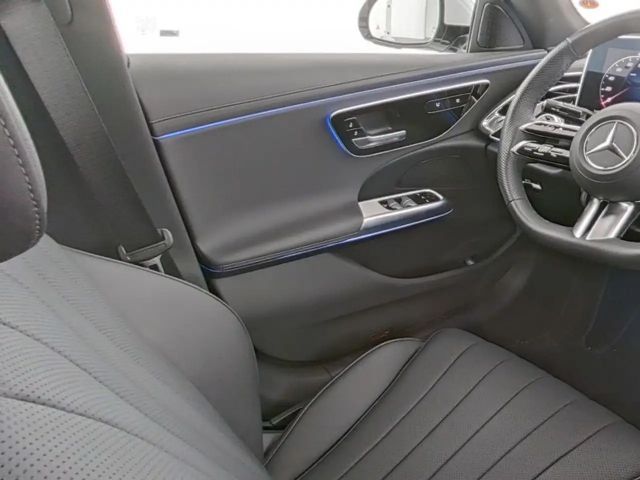 Mercedes-Benz E 220 AMG Line E 220 d Sedan