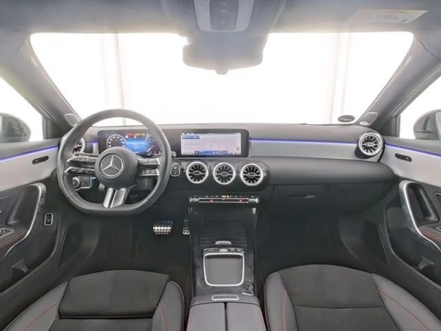 Mercedes-Benz A 200 A 200 d AMG Line