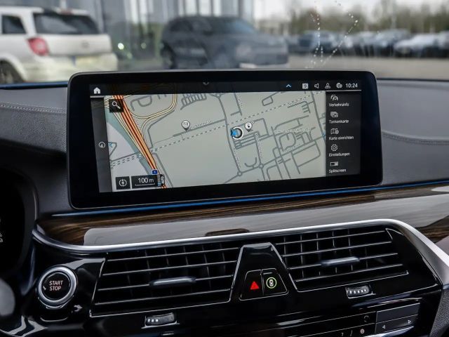 BMW 530 530e Luxury Line Sedan