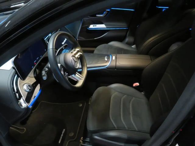 Mercedes-Benz E 220 AMG Line E 220 d Sedan