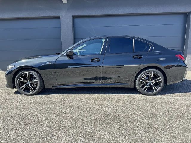 BMW 318 318i M-Sport Sedan