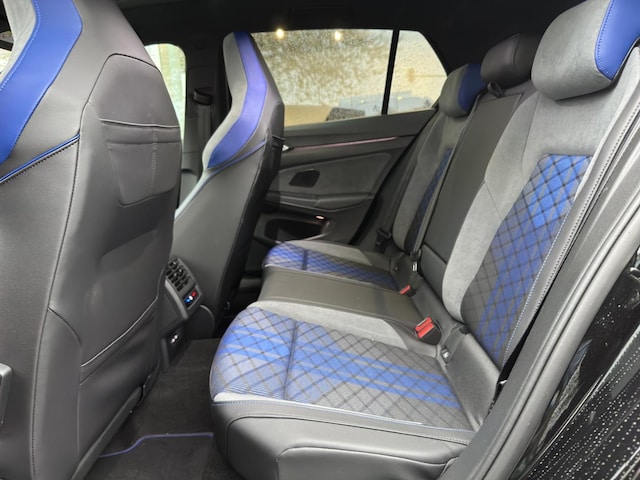 Volkswagen Golf R,R-Abgasanlage,IQ-Light,19",Soundsystem ,uvm