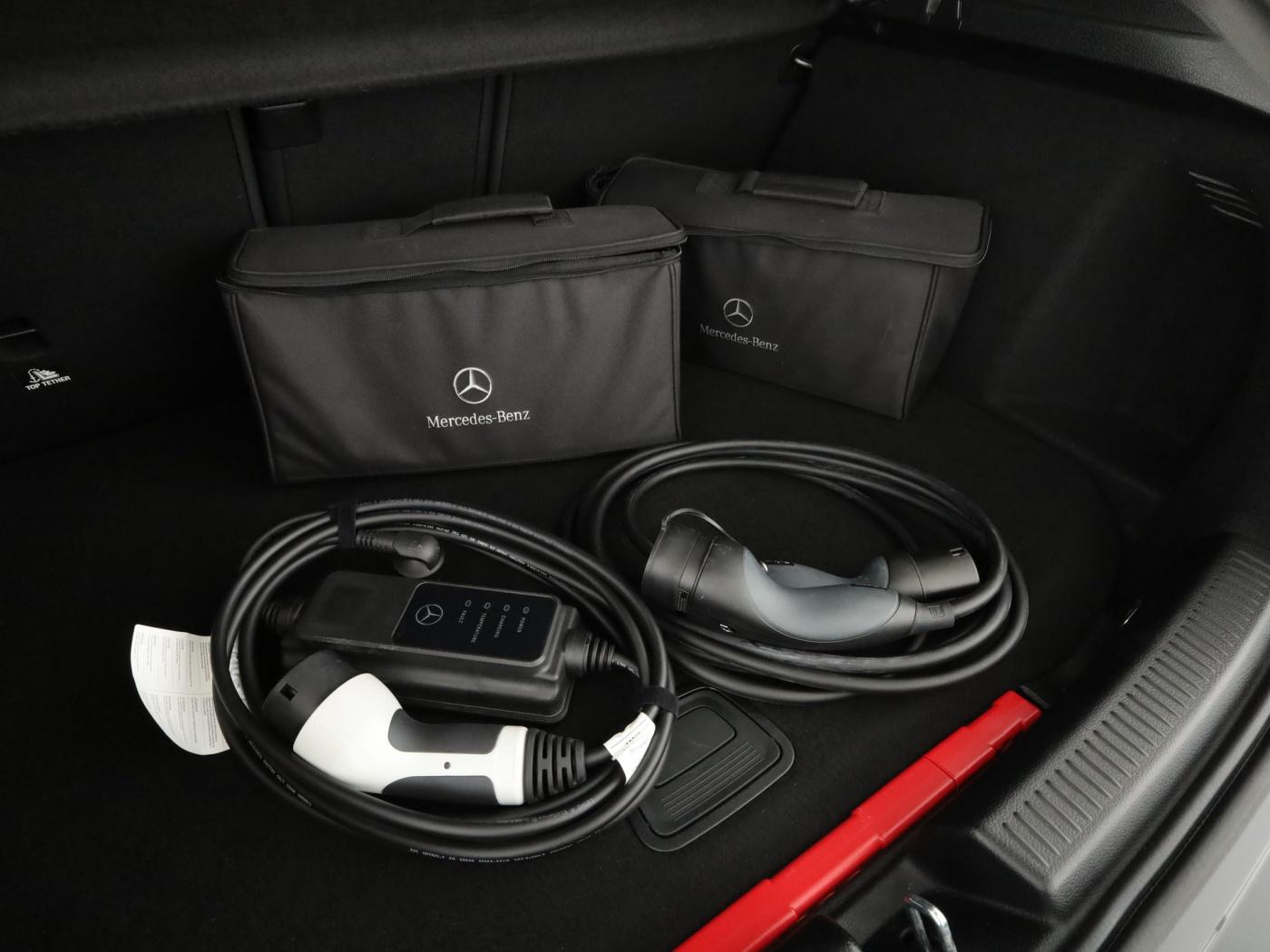 Mercedes-Benz A 250 A 250 e