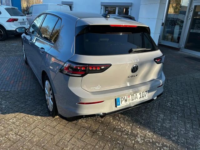 Volkswagen Golf 1.5 TSI DSG R-Line