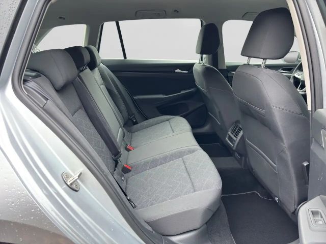 Volkswagen Golf 1.5 eTSI DSG Life Variant