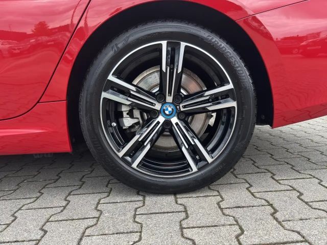 BMW 330 330e M-Sport Touring xDrive