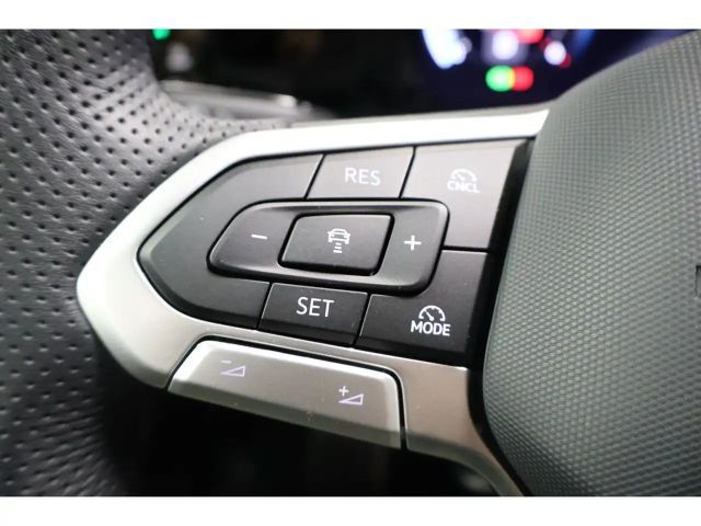 Volkswagen Golf 2.0 TDI DSG Golf VIII R-Line