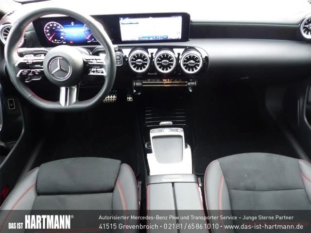 Mercedes-Benz CLA 200 AMG Line Coupé