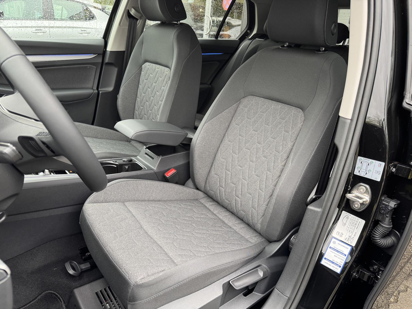 Volkswagen Golf 1.5 eTSI Life