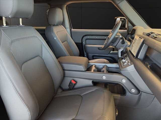 Land Rover Defender 90 Dynamic SE