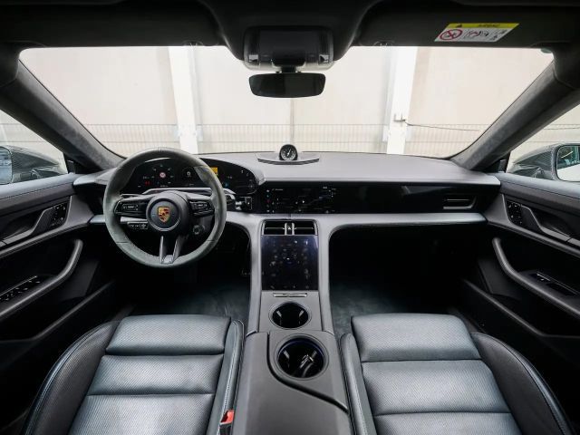 Porsche Taycan Turbo