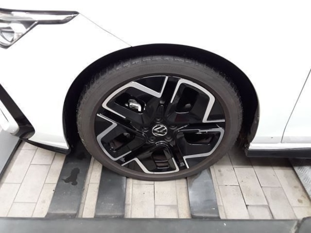 Volkswagen Golf 1.5 eTSI DSG Golf VIII