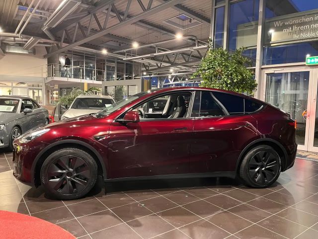 Tesla Model Y RWD Standard Range