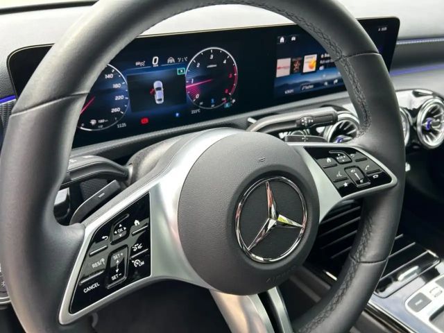 Mercedes-Benz A 200 A 200 d Progressive