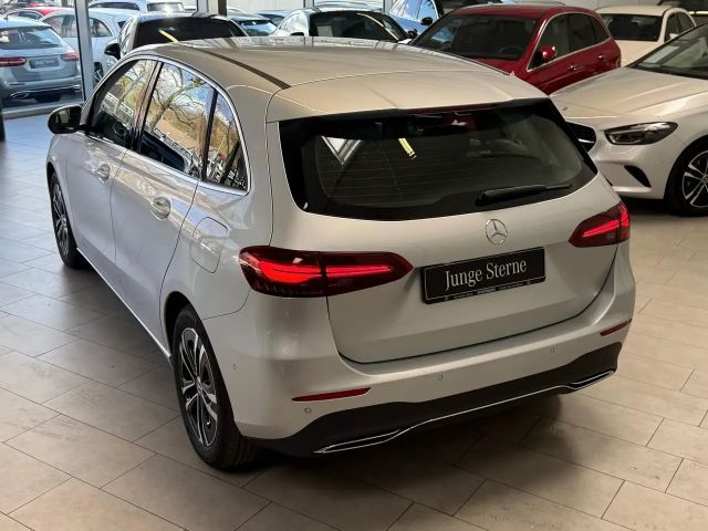 Mercedes-Benz B 180 Progressive Sedan