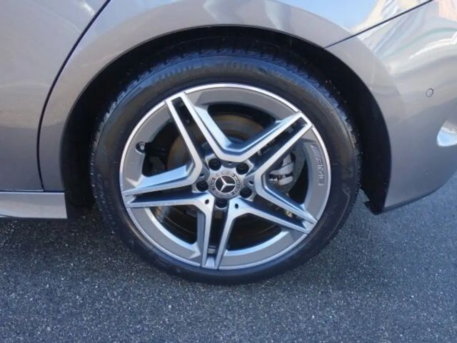 Mercedes-Benz B 220 4MATIC AMG Line