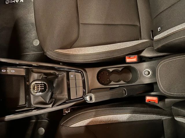 Skoda Kamiq Selection130*Kamera*Sitzheiz*5Jahr 100TKM Garantie