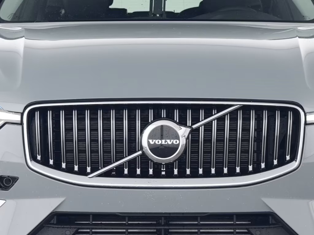 Volvo XC60 AWD Core Recharge