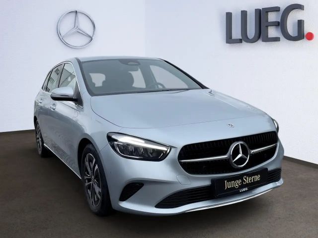 Mercedes-Benz B 200 Progressive Sedan