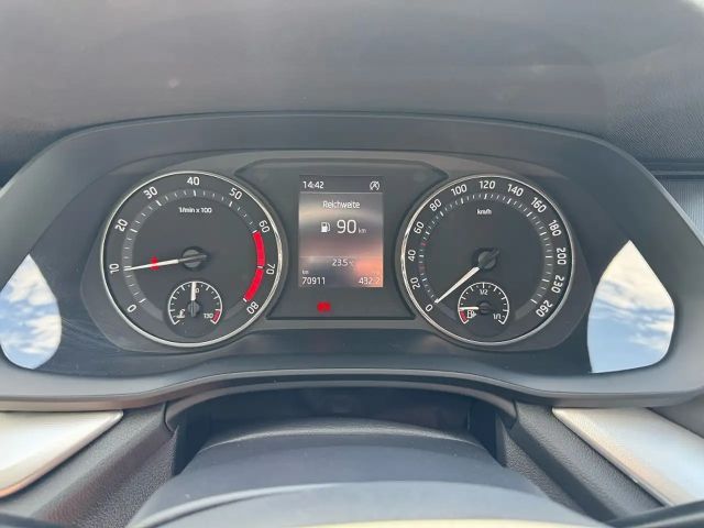 Skoda Octavia 1.5 TSI Ambition Clever Combi